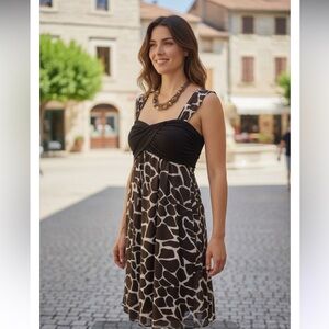 AGB GIRAFFE DRESS PRINT DRESS WOMEN SIZE 6 WITH NECKLACE. BEAUTIFUL BROWN BEIGE